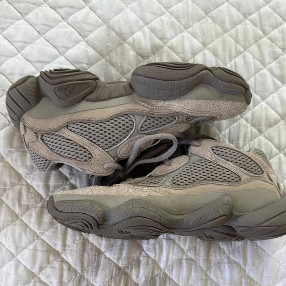 Yeezy Sneakers in Taupe and Gray - Picture 12 of 12